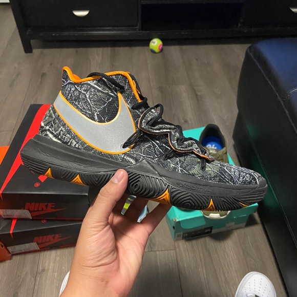 kyrie irving taco shoes